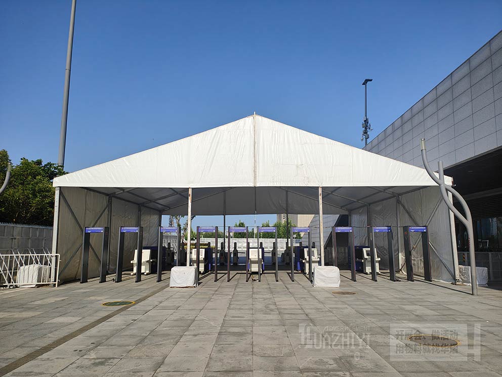 演唱會篷房出租公司在室外搭建要注意風阻