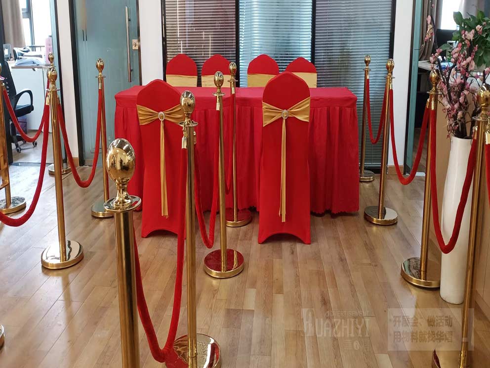 鄭州紅色禮賓柱出租案例分享