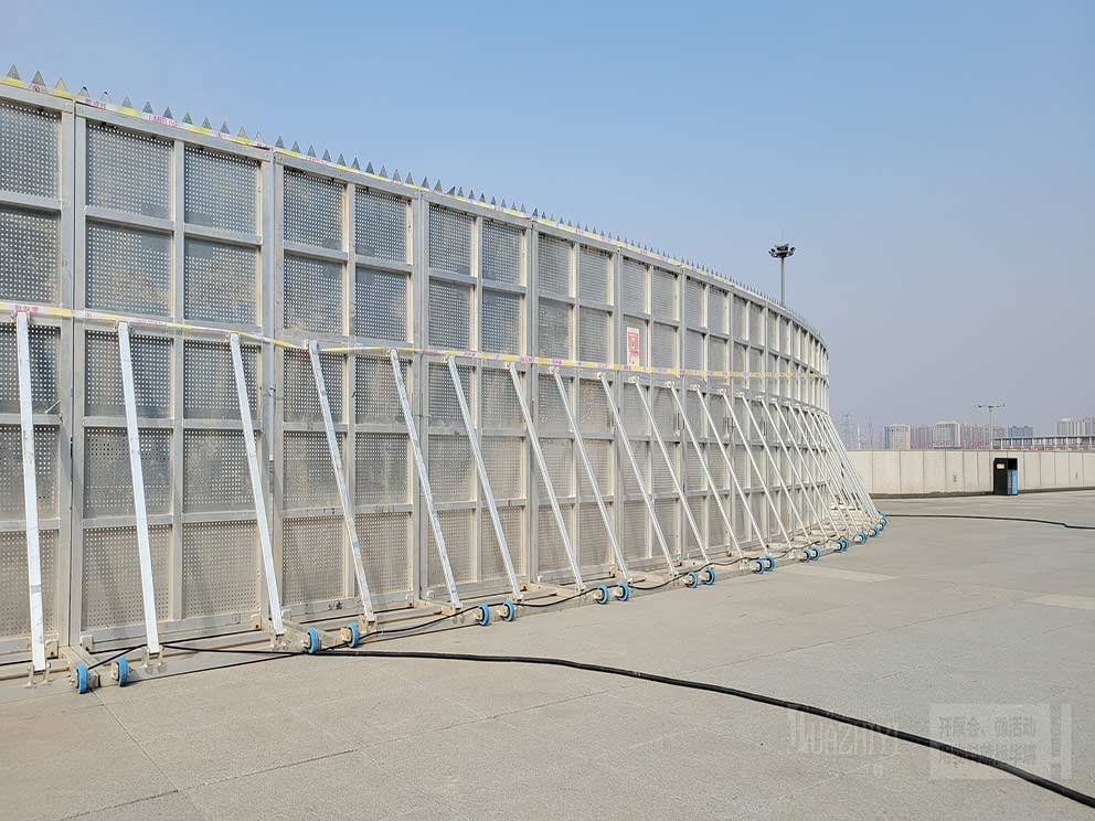 奧體防爆墻現(xiàn)場直拍—華熠廠家保駕護(hù)航