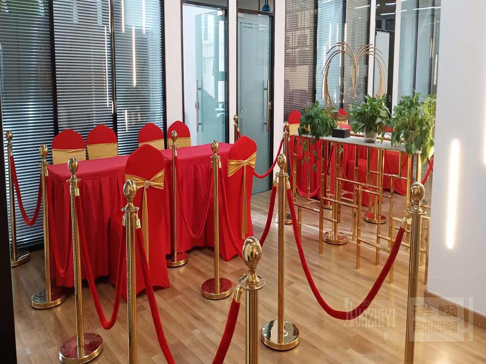 鄭州紅色禮賓柱出租案例分享