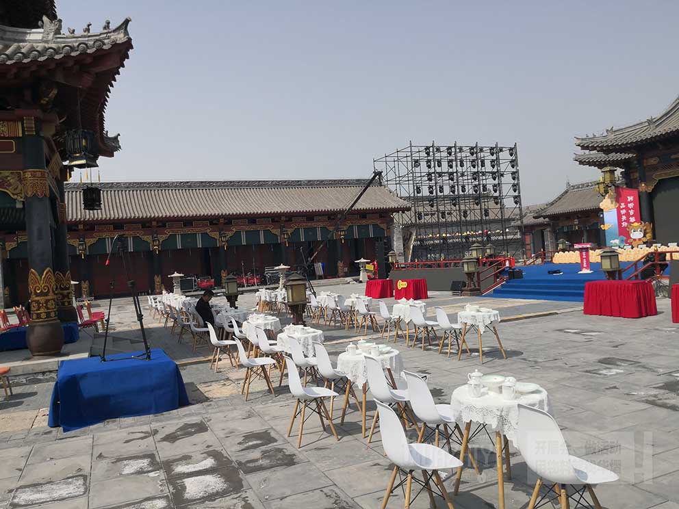 商丘市第三屆美食文化節(jié)租賃伊姆斯桌椅搭配使用