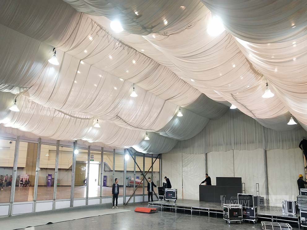 燈光設(shè)備出租用在篷房內(nèi)很合適