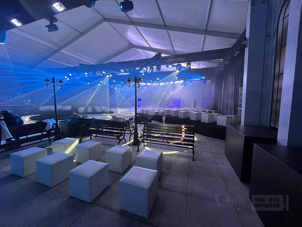 華熠照明設(shè)備租賃在車展活動(dòng)中營(yíng)造良好視覺效果