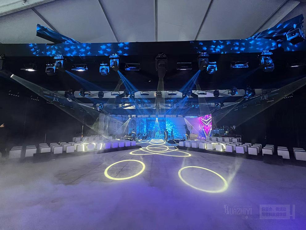 華熠照明設(shè)備租賃在車展活動(dòng)中營(yíng)造良好視覺效果