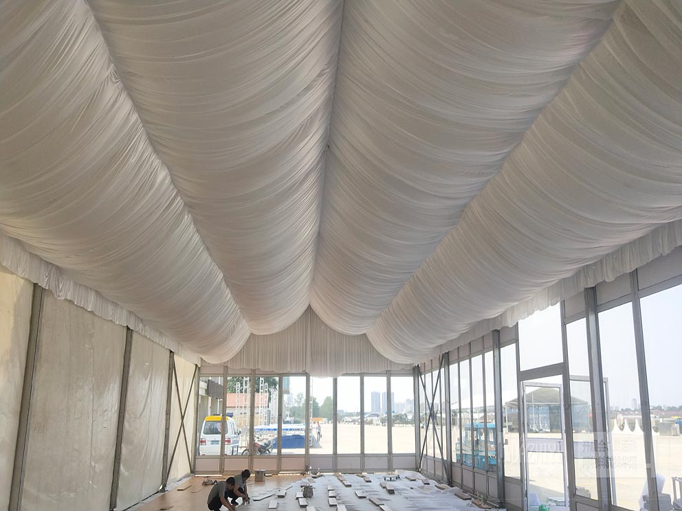 紗幔軟裝用在玻璃篷房內(nèi)合適