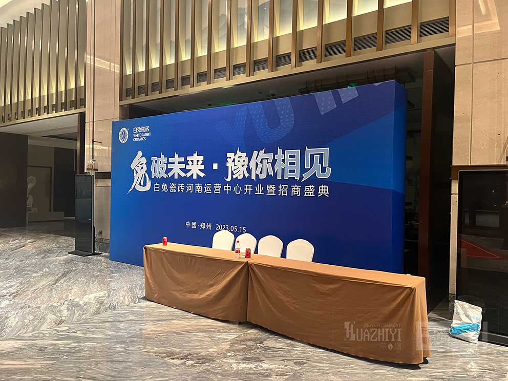 桁架出租與廣告畫面結(jié)合:打造高效宣傳的完美組合