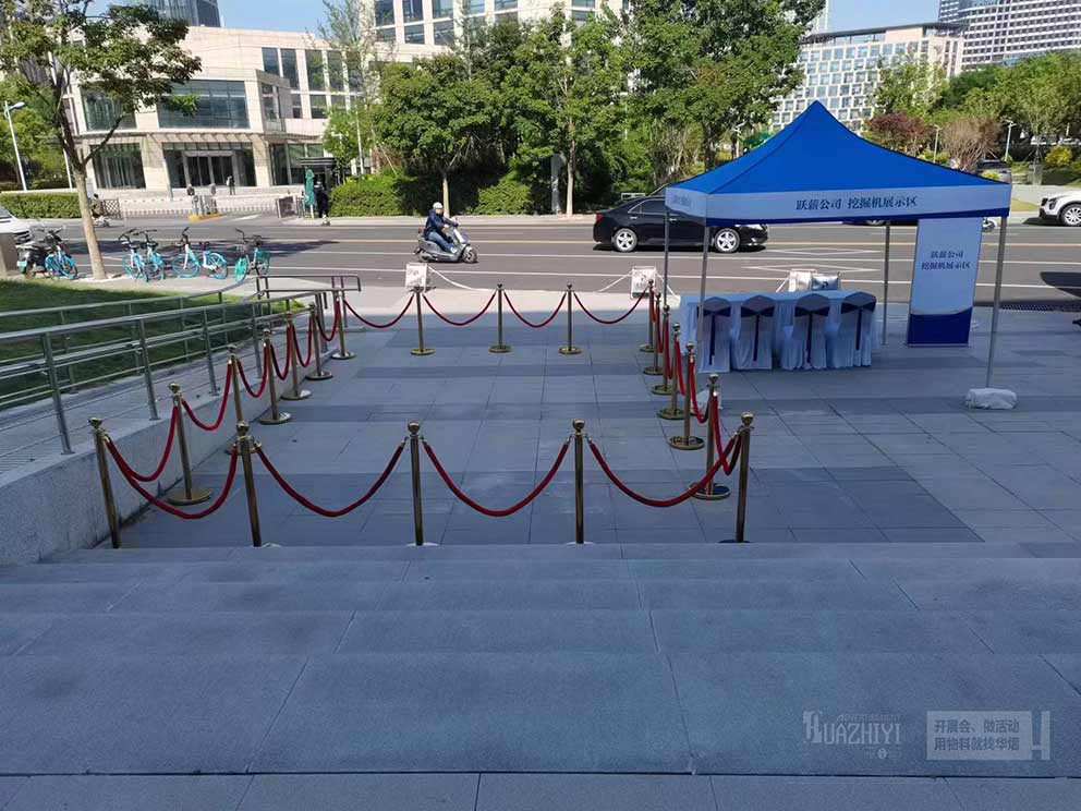 隔離帶租賃:安全活動中不可或缺的重要設(shè)施