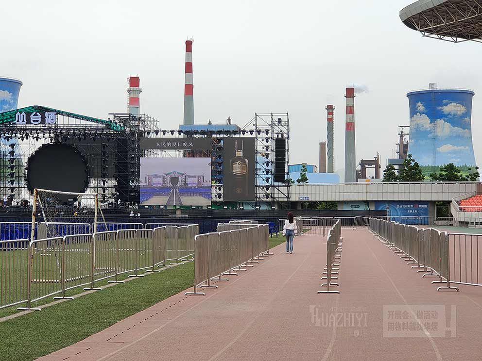 華熠廠家租賃不銹鋼圓管鐵馬護(hù)欄，為活動(dòng)保駕護(hù)航