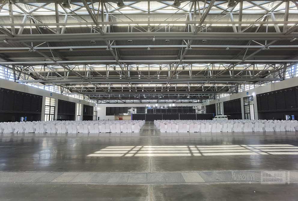 開封桌椅出租服務為多種場合提供了便捷和經(jīng)濟的解決方案