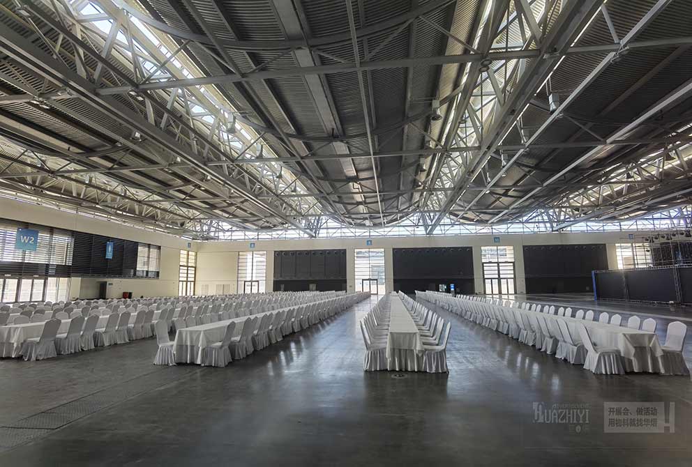 開封桌椅出租服務為多種場合提供了便捷和經(jīng)濟的解決方案