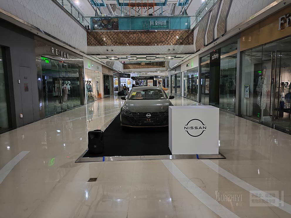 鄭州地臺出租是怎么布置商場內(nèi)臨時車展的呢