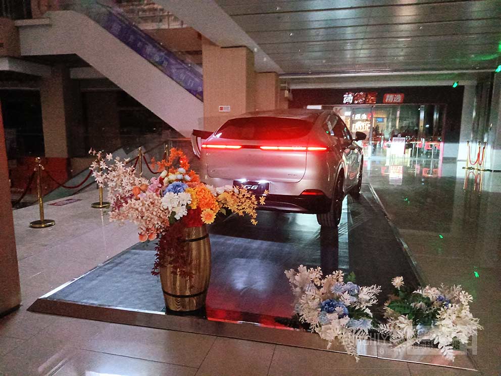 鄭州地臺(tái)租賃廠家提供商場(chǎng)臨時(shí)車展地臺(tái)