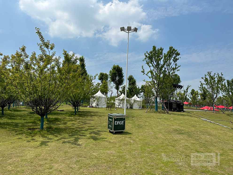 鄭州篷房租賃搭建電音節(jié)尖頂篷房作為休息室來使用