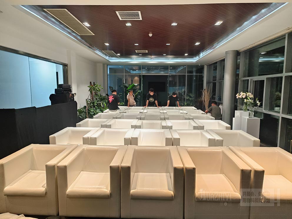 鄭州白色皮質沙發(fā)出租現場，簡約大氣