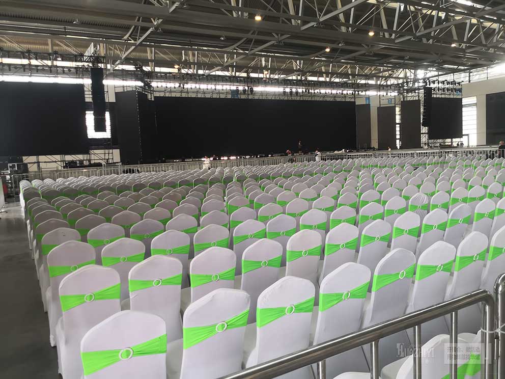 鄭州桌椅出租廠家是這樣布置發(fā)布會(huì)現(xiàn)場(chǎng)的