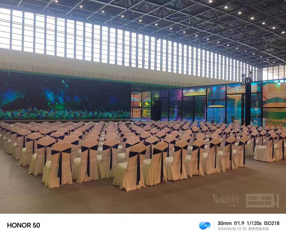 鄭州桌椅出租服務(wù)千套貴賓椅長條桌，尊享會(huì)議盛宴