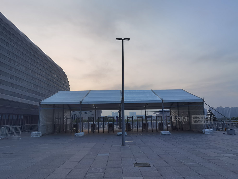 鄭州奧體林俊杰演唱會安檢篷房租賃已經搭建完畢