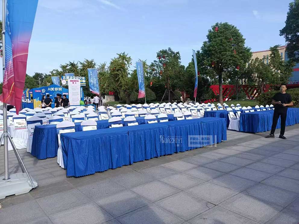 開封桌椅出租助力“好想你”金融教育宣傳月活動現(xiàn)場