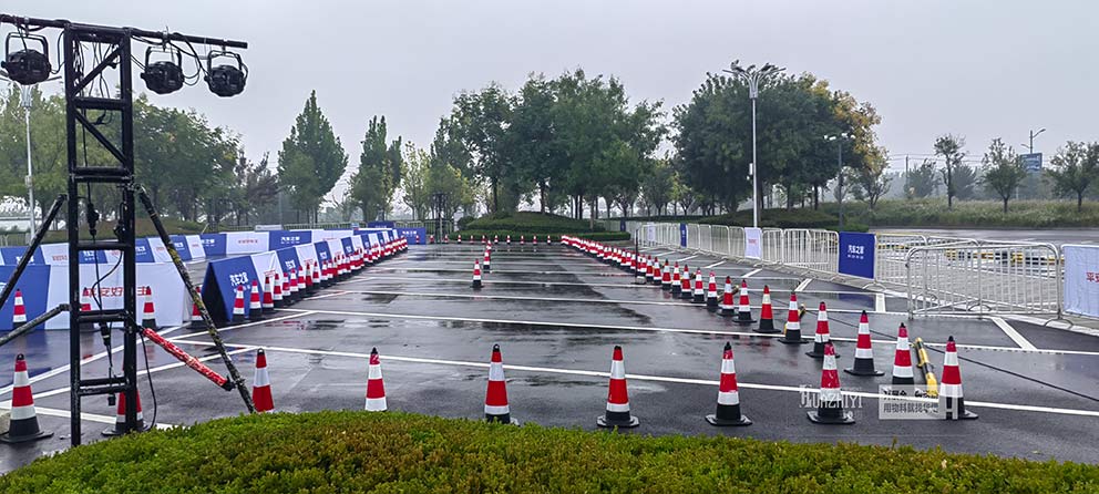 汽車之家試駕會現(xiàn)場使用了鄭州華熠A板租賃