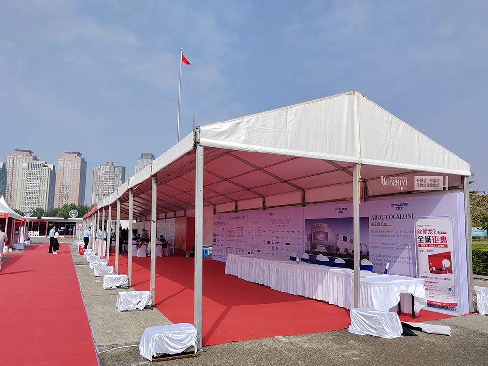 鄭州篷房租賃公司助力鄭州秋季房產(chǎn)展銷會，尖頂篷房十分實用