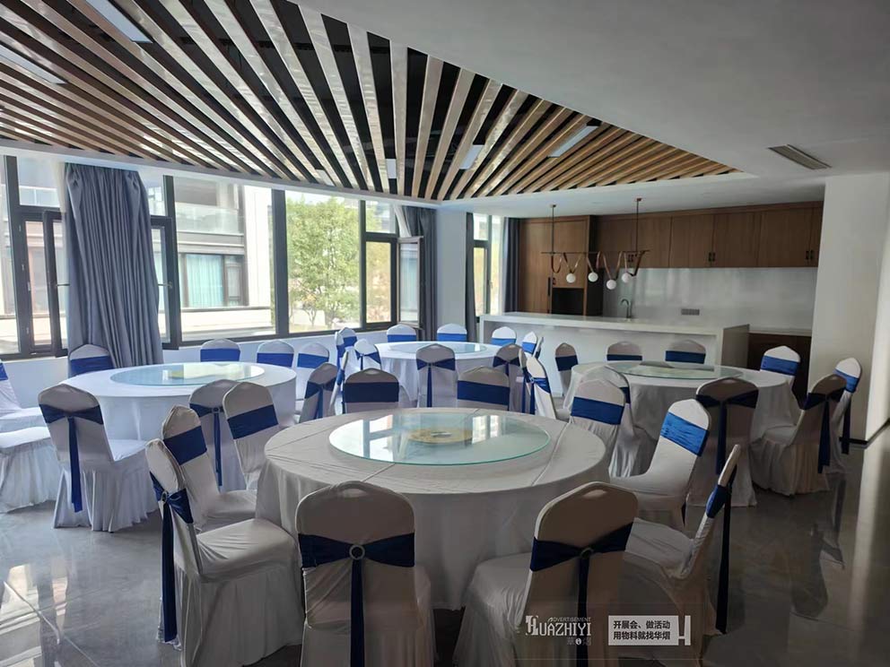 鄭州桌椅出租布置百天宴現(xiàn)場