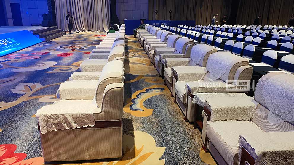 鄭州布藝沙發(fā)檔次沙發(fā)租賃助力多種會(huì)議