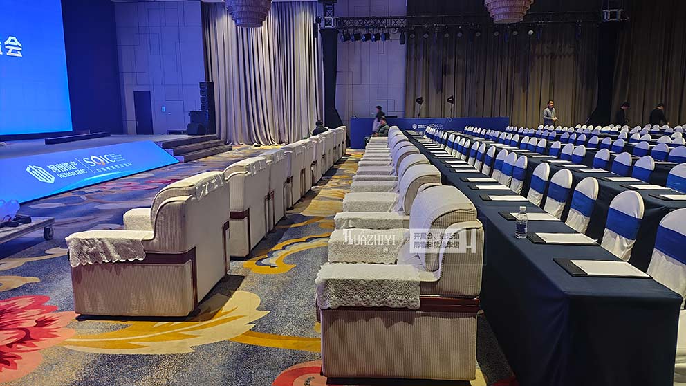 鄭州布藝沙發(fā)檔次沙發(fā)租賃助力多種會(huì)議