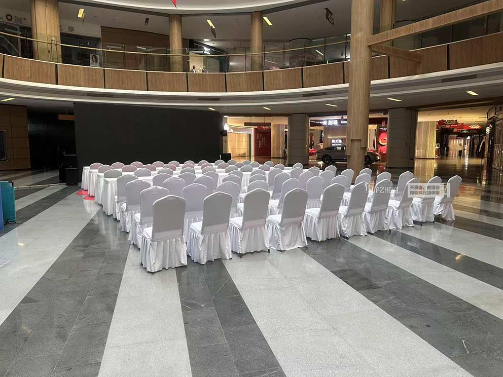 鄭州高新萬科商場(chǎng)情人節(jié)活動(dòng)桌椅由華熠公司提供租賃