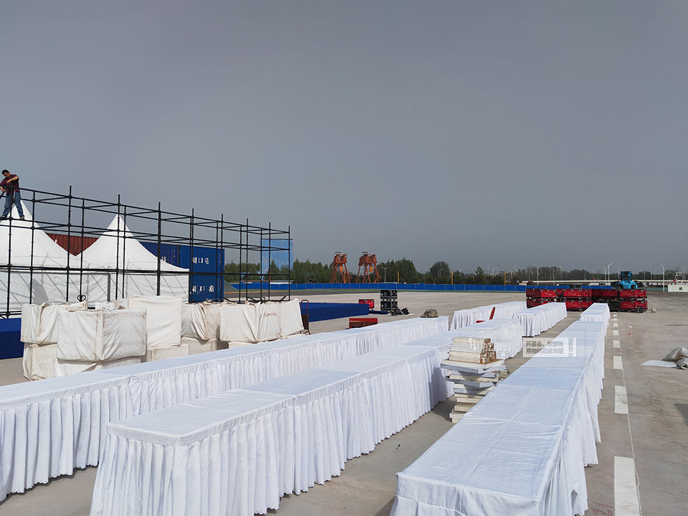 華熠桌椅出租助力平頂山港活動(dòng)布置長(zhǎng)條桌