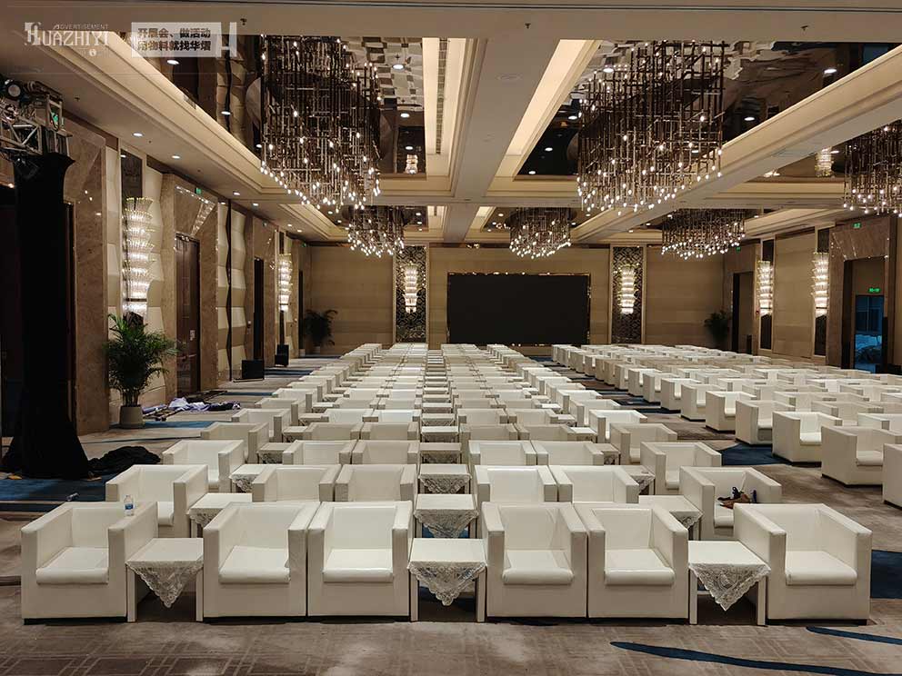 萬(wàn)豪酒店單人沙發(fā)由華熠沙發(fā)租賃布置