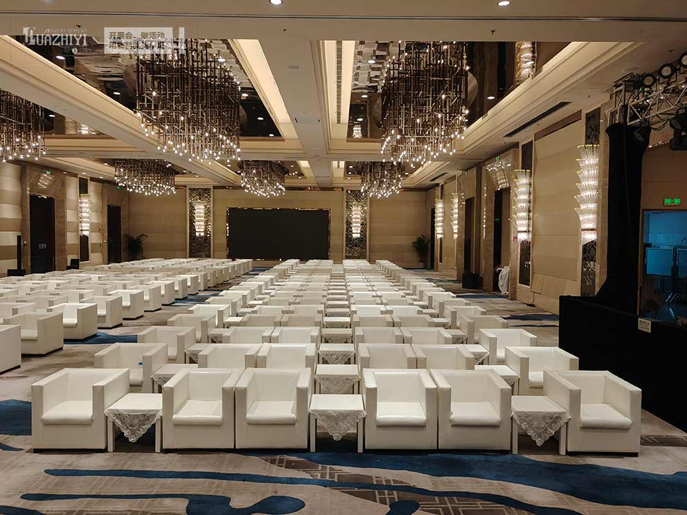 萬(wàn)豪酒店單人沙發(fā)由華熠沙發(fā)租賃布置