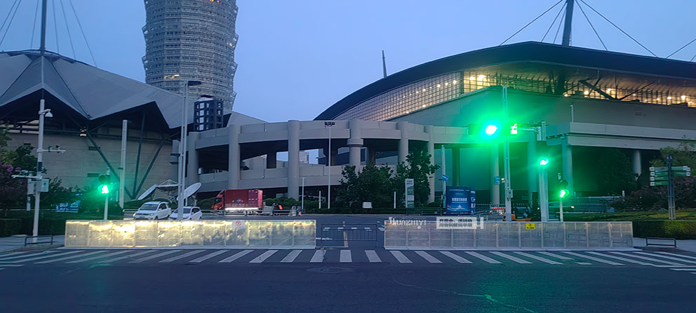  2025鄭州跨境電商博覽會，華熠防爆欄租賃助力場地安全