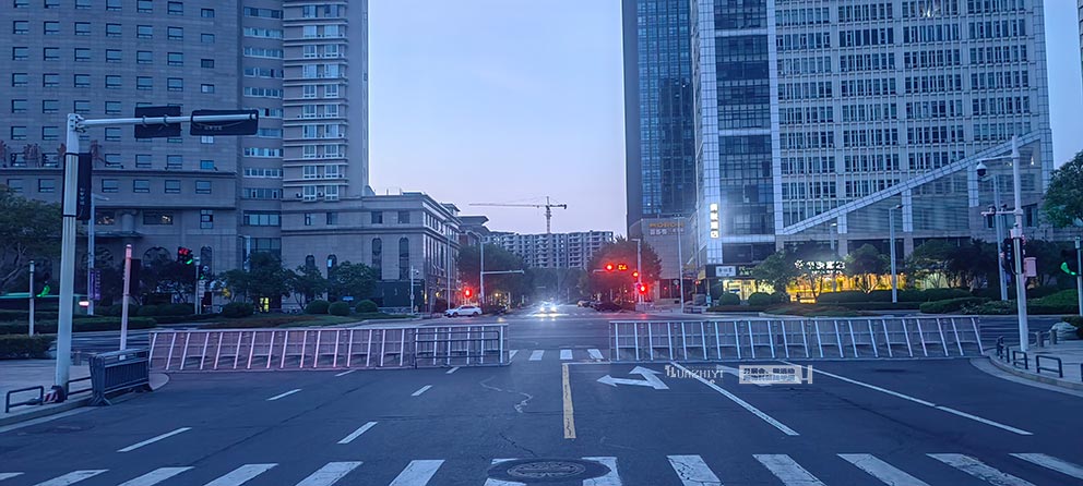  2025鄭州跨境電商博覽會，華熠防爆欄租賃助力場地安全