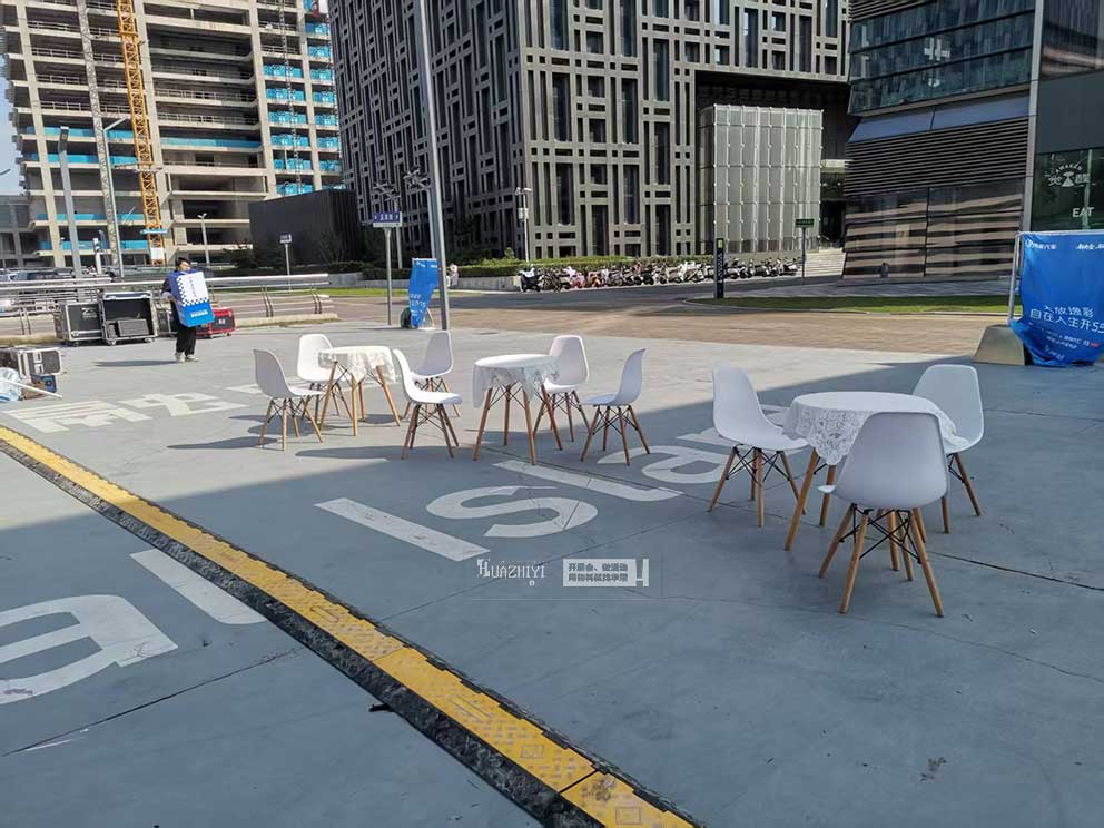 金融島長(zhǎng)安汽車活動(dòng)由華熠桌椅沙發(fā)租賃布場(chǎng)