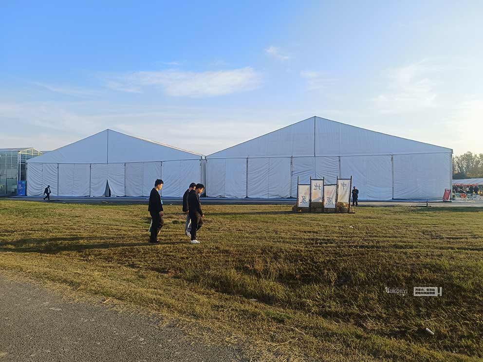 中原地展種業(yè)博覽會由華熠桌椅篷房租賃進行布場