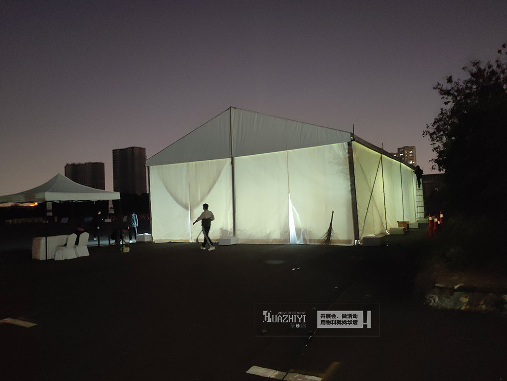 2025極氪試駕會武漢站，華熠篷房桌椅租賃負(fù)責(zé)布場