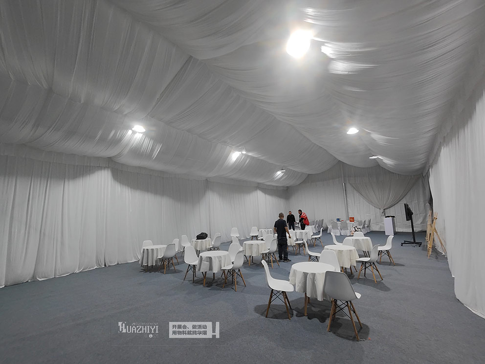 2025極氪試駕會武漢站，華熠篷房桌椅租賃負(fù)責(zé)布場