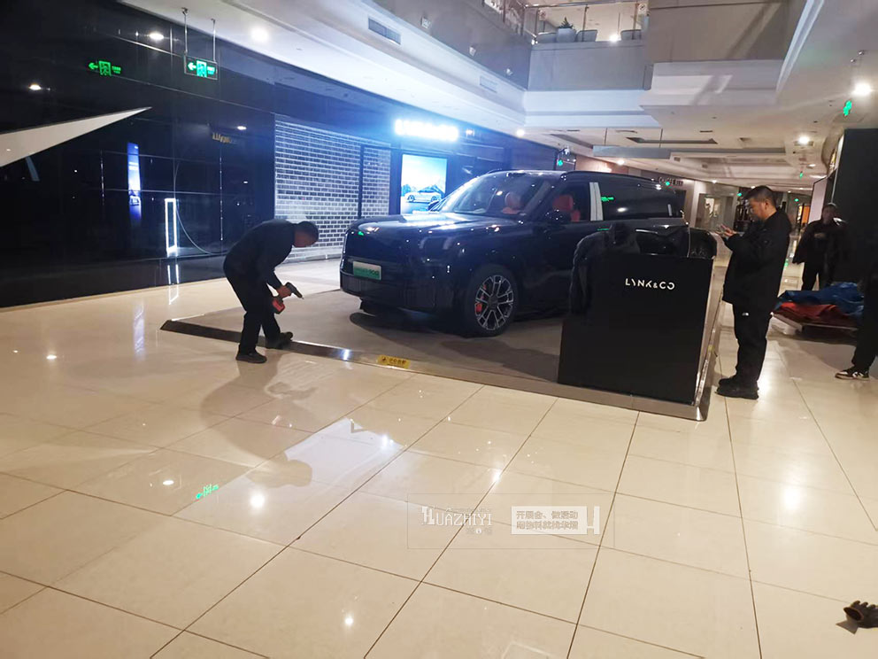 鄭州車展地臺租賃：防滑耐磨易清潔，提升展臺質(zhì)感