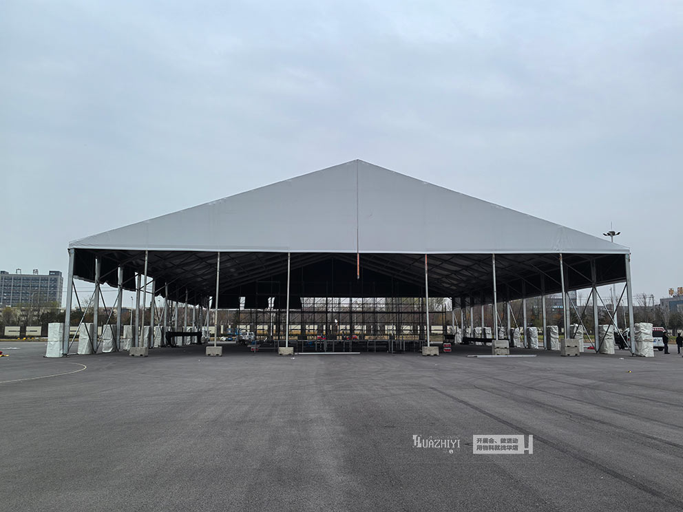 鄭州華熠搭建智能互聯(lián)網(wǎng)測試基地高8米，跨度40米篷房