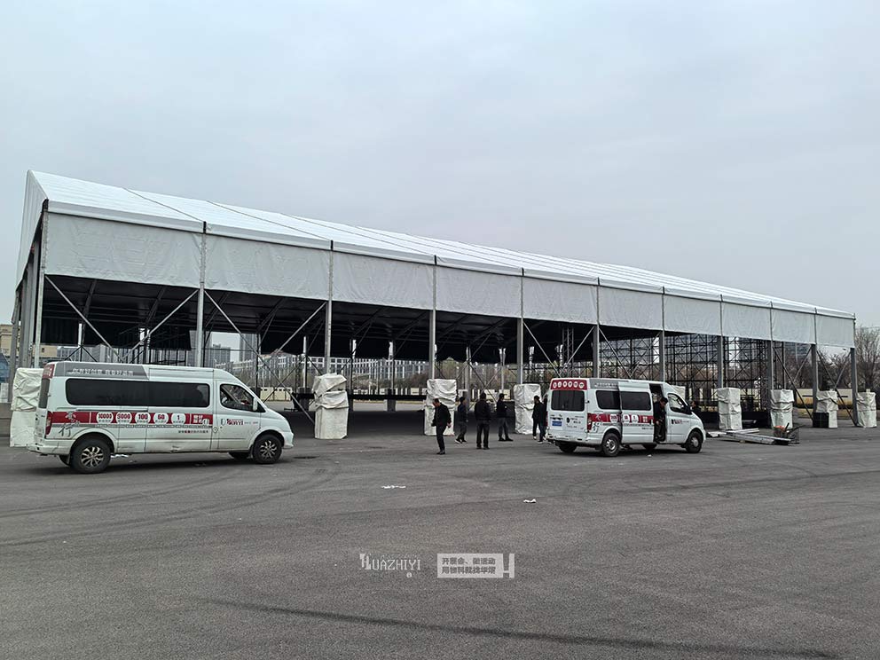 鄭州華熠搭建智能互聯(lián)網(wǎng)測(cè)試基地高8米，跨度40米篷房